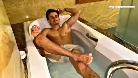 Snapshot of orlando__bloom chatting on 03-09-26, 11:58 Fansly and Instagram - online show from 03-09-26, 11:58