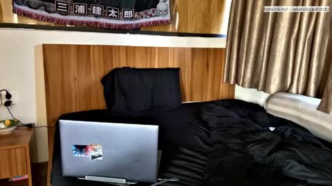 Fansly and Instagram -  online show from 03-29-26, 05:51