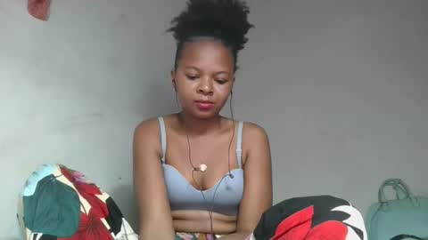 ornellahhh online show from 10-04-25, 03:48