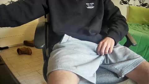 Snapshot of orobrus chatting on 11-02-25, 02:19 Oroborus online show from 11-02-25, 02:19