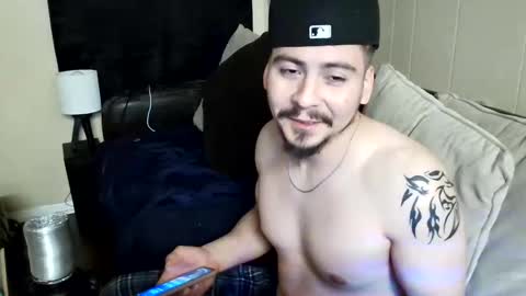 Snapshot of oscar1992toyota chatting on 02-26-25, 04:36 oscar1992toyota online show from 02-26-25, 04:36