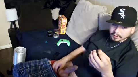 Snapshot of oscar1992toyota chatting on 02-27-25, 07:23 oscar1992toyota online show from 02-27-25, 07:23