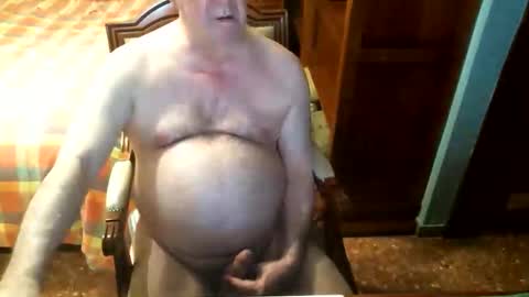 Snapshot of oscarw chatting on 05-29-26, 02:48 Oscar online show from 05-29-26, 02:48
