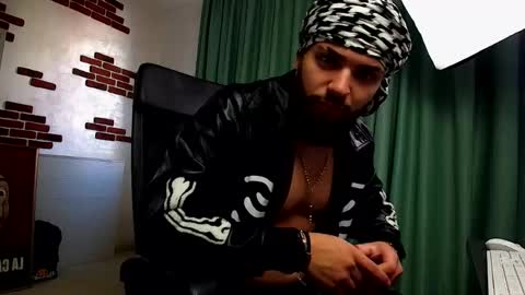 Snapshot of oscarwills chatting on 05-11-26, 05:24 OscarWills online show from 05-11-26, 05:24