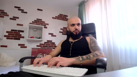 Snapshot of oscarwills chatting on 05-30-26, 07:38 OscarWills online show from 05-30-26, 07:38
