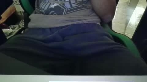 Snapshot of oshaka chatting on 05-25-26, 08:42 HappyGrower online show from 05-25-26, 08:42