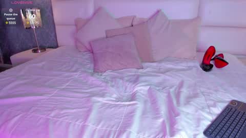 Osirismansour online show from 12-16-24, 05:22