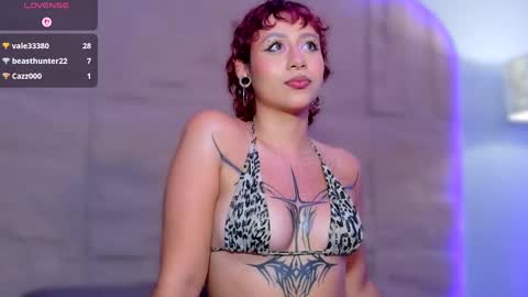 Snapshot of osiriss_ chatting on 05-06-26, 10:48 Osiriss online show from 05-06-26, 10:48