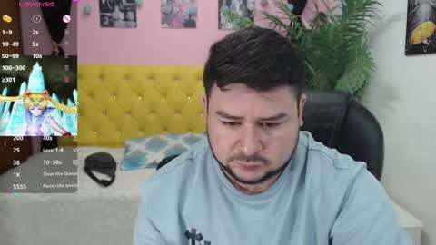 Snapshot of oso_gael chatting on 03-09-25, 05:28 Bear Gael online show from 03-09-25, 05:28