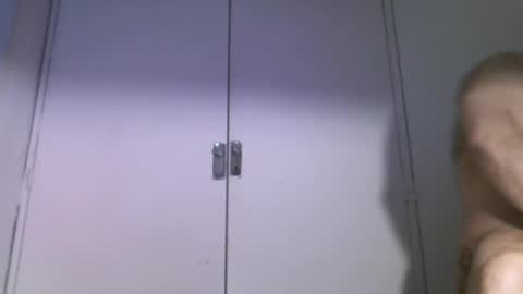 Snapshot of osolicencioso chatting on 05-31-26, 08:43 Oso Licencioso online show from 05-31-26, 08:43