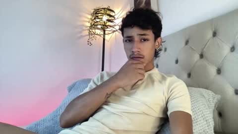 ostin 18hot online show from 12-22-25, 12:18