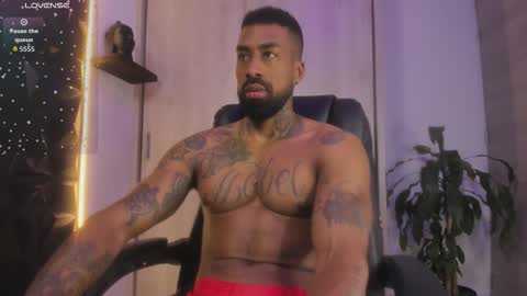 Snapshot of ostin_danielss chatting on 02-25-26, 01:15 Ostin Daniels online show from 02-25-26, 01:15