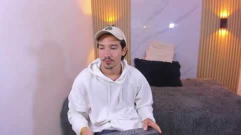 Otto Andrew online show from 04-23-26, 02:57