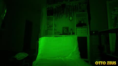 Snapshot of ottozeus chatting on 10-26-25, 05:57 Otto Zeus online show from 10-26-25, 05:57