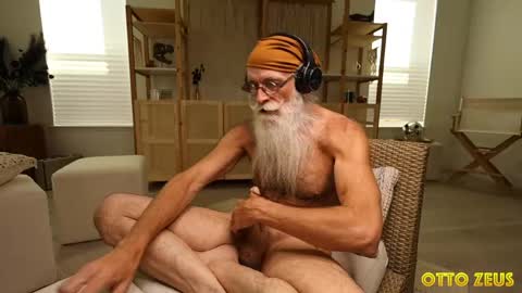 Otto Zeus online show from 05-18-26, 01:13