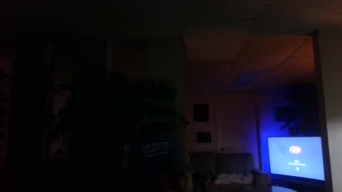 Snapshot of ouiostie chatting on 12-19-24, 12:34 Vraiment la online show from 12-19-24, 12:34