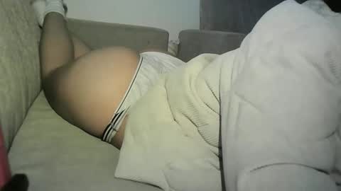 oumaimasoufaine66 online show from 12-02-25, 05:08