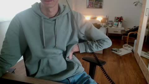 OverkneeBabe online show from 12-10-24, 09:01