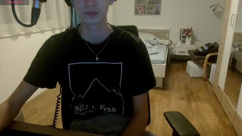 OverkneeBabe online show from 02-04-25, 07:33