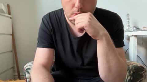 Snapshot of ovid231 chatting on 05-15-26, 05:20 92 online show from 05-15-26, 05:20