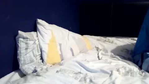 Owen kayz online show from 10-22-25, 07:13