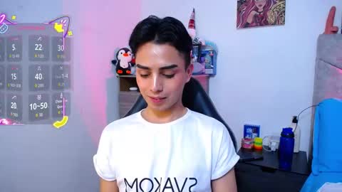 Owen  Independent model  online show from 12-17-25, 12:11