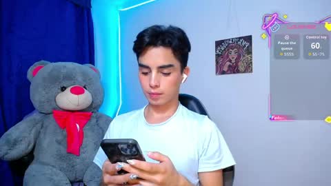 Snapshot of owenblue__ chatting on 05-11-26, 05:35 Owen Independent model online show from 05-11-26, 05:35