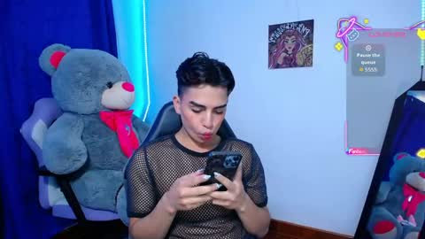 Snapshot of owenblue__ chatting on 05-22-26, 02:44 Owen Independent model online show from 05-22-26, 02:44