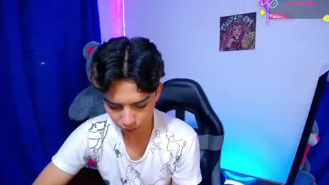 Snapshot of owenblue__ chatting on 06-09-26, 07:42 Owen Independent model online show from 06-09-26, 07:42