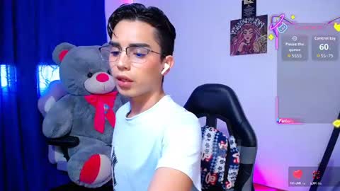 Snapshot of owenblue__ chatting on 06-24-26, 12:26 Owen Independent model online show from 06-24-26, 12:26