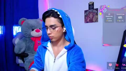 Snapshot of owenblue__ chatting on 06-25-26, 01:48 Owen Independent model online show from 06-25-26, 01:48