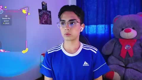 Snapshot of owenblue__ chatting on 07-28-26, 11:17 Owen Independent model online show from 07-28-26, 11:17