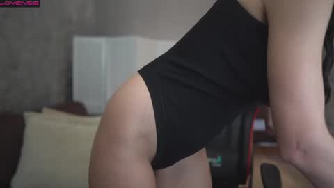 Snapshot of oxxme chatting on 02-27-25, 09:32 Oxana Hi friends all my videos are 50 off check my bio online show from 02-27-25, 09:32