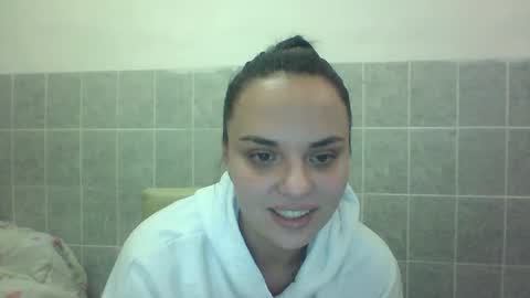 Snapshot of oxy_foxyx chatting on 12-12-24, 08:53 oxy_foxyx online show from 12-12-24, 08:53