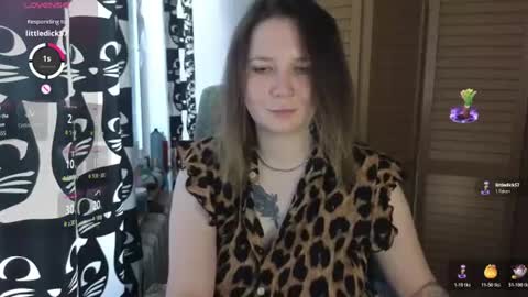 Snapshot of ozalin chatting on 06-19-26, 01:37 ozalin online show from 06-19-26, 01:37