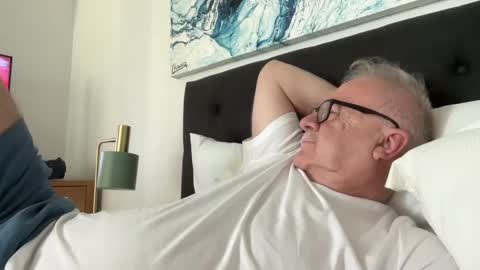 Snapshot of ozhairybearxxxx chatting on 12-02-24, 06:52 ozhairybearxxxx online show from 12-02-24, 06:52