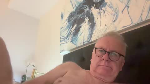 Snapshot of ozhairybearxxxx chatting on 12-24-24, 11:28 ozhairybearxxxx online show from 12-24-24, 11:28