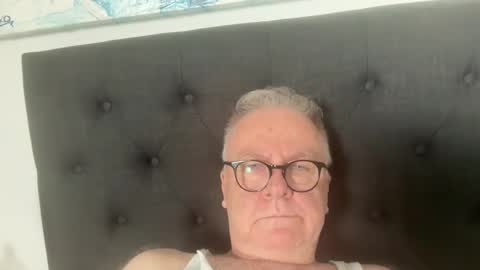 Snapshot of ozhairybearxxxx chatting on 01-07-25, 04:18 ozhairybearxxxx online show from 01-07-25, 04:18