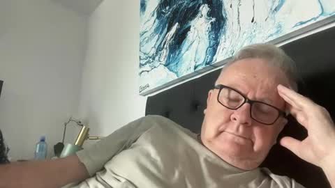 Snapshot of ozhairybearxxxx chatting on 03-09-25, 12:53 ozhairybearxxxx online show from 03-09-25, 12:53