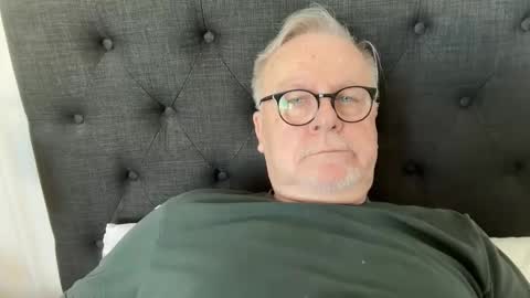 Snapshot of ozhairybearxxxx chatting on 09-15-25, 04:12 ozhairybearxxxx online show from 09-15-25, 04:12