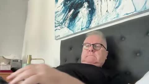 Snapshot of ozhairybearxxxx chatting on 04-15-26, 04:30 ozhairybearxxxx online show from 04-15-26, 04:30