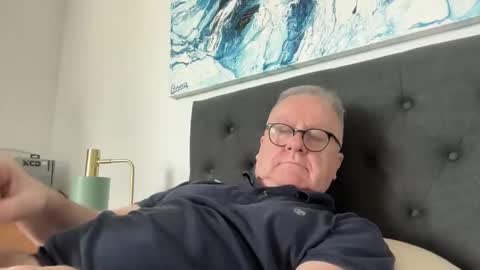 Snapshot of ozhairybearxxxx chatting on 04-17-26, 01:52 ozhairybearxxxx online show from 04-17-26, 01:52