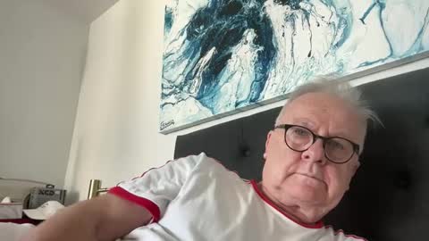 Snapshot of ozhairybearxxxx chatting on 04-26-26, 05:27 ozhairybearxxxx online show from 04-26-26, 05:27