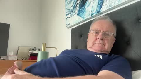 Snapshot of ozhairybearxxxx chatting on 05-14-26, 01:01 ozhairybearxxxx online show from 05-14-26, 01:01