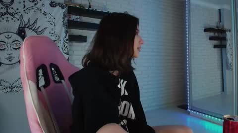 Alice online show from 12-10-24, 03:33