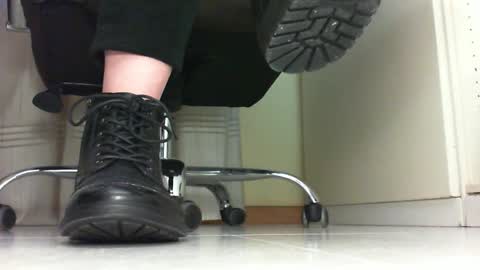 Snapshot of pablomenesssl chatting on 01-17-25, 10:12 Pablo Meness online show from 01-17-25, 10:12