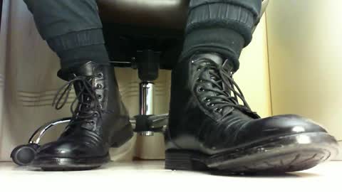 Snapshot of pablomenesssl chatting on 01-19-25, 09:45 Pablo Meness online show from 01-19-25, 09:45