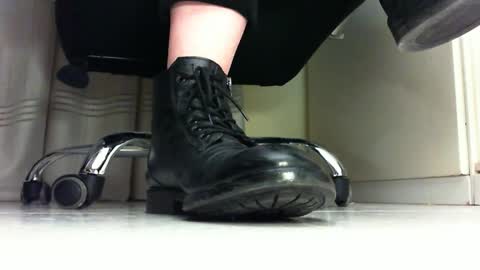 Snapshot of pablomenesssl chatting on 02-28-25, 10:06 Pablo Meness online show from 02-28-25, 10:06