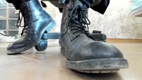 Pablo Meness online show from 12-18-25, 07:14