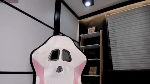 Paige online show from 02-22-25, 01:33